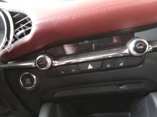 climate-control-mazda-3-saloon-bp_-2018-37999425 main image