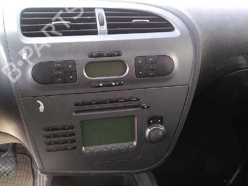 Left rear window motor SEAT LEON (1P1) 1.6 | BP3175753E23 