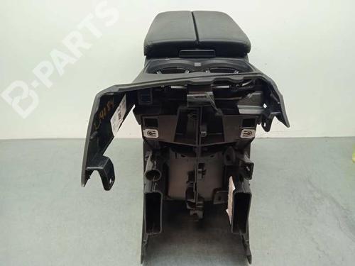 Armrest / Center console PEUGEOT 3008 II SUV (MC_, MR_, MJ_, M4_) 1.2 THP/ PureTech 130 (MRHNSM, MRHNSU, MRHNSJ, MRHNYW,... | BP9233105I20 