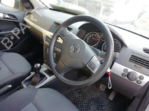 Fuse box OPEL ASTRA H (A04)  | BP16640366E1 