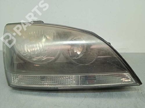 Used Right headlight KIA SORENTO I (JC) 2.5 CRDi 4WD (140 hp) 4840436