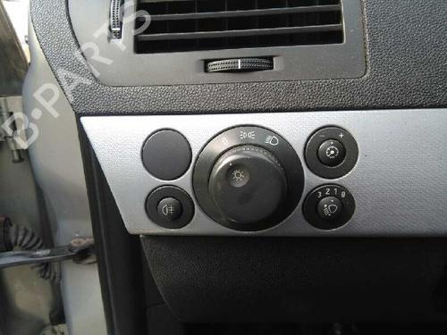 Fuse box OPEL ASTRA H (A04) 1.9 CDTI (L48) | BP2420393E1 