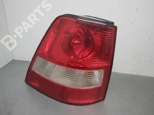 Right taillight KIA SORENTO I (JC) 2.5 CRDi 4WD | BP12182855C35 