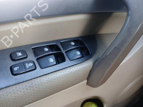 Used Left front window switch SSANGYONG RODIUS I 2.7 Xdi (163 hp) 31155688