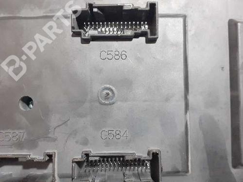 Fuse box LAND ROVER RANGE ROVER SPORT I (L320) 2.7 D 4x4 | BP8332131E1 