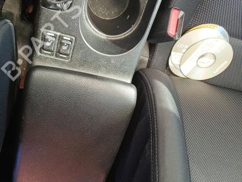 Used Armrest / Center console SUBARU IMPREZA Hatchback (GR, GH, G3) 2.0 D AWD (150 hp) 26144736