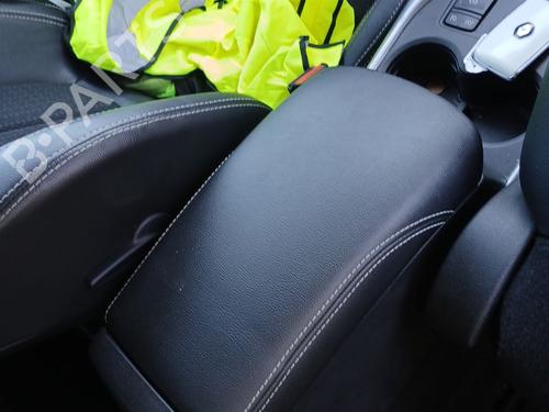 Used Armrest / Center console Armrest / Center console RENAULT KADJAR (HA_, HL_) 1.2 TCe 130 (HLMR) (130 hp) 33689531 33689531