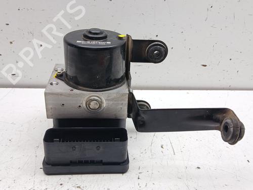 Used ABS pump VOLVO S40 II (544) 1.6 D (110 hp) 32504676