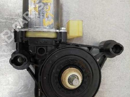 Rudehejsemekanisme ventre foran SEAT LEON ST (5F8) 1.6 TDI (110 hp) 5Q0959801B | 0130822717 | 2 | PINS