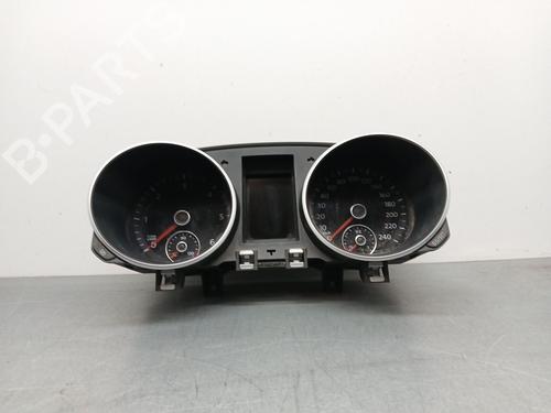 Used Instrument cluster VW GOLF VI (5K1) 1.6 TDI (105 hp) 32089858