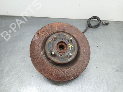 Used Left front steering knuckle Left front steering knuckle TOYOTA YARIS (_P13_) 1.5 Hybrid (NHP130_, NHP130) (101 hp) 32858893 32858893