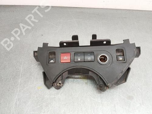 Used Left front window switch Left front window switch PEUGEOT PARTNER Tepee 1.6 HDi 90 4x4 (92 hp) 33045352 33045352