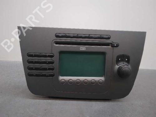 radio-seat-altea-5p1-5p1035186-2004-2005-2006-2007-2008-2009-2010-2011-2012-2013-2014-2015-15736373 main image