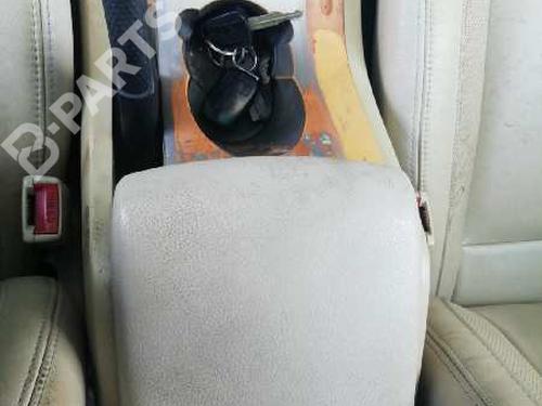 Used Armrest / Center console Armrest / Center console SSANGYONG REXTON / REXTON II (GAB_) 2.7 Xdi (163 hp) 10552098 10552098
