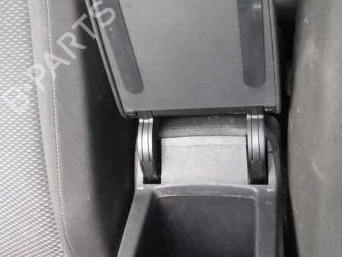 Used Armrest / Center console Armrest / Center console VW GOLF VII (5G1, BQ1, BE1, BE2) 1.5 TSI (130 hp) 9633672 9633672