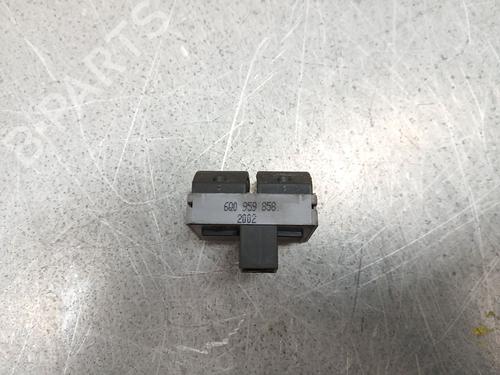 Left front window switch SEAT IBIZA III (6L1) 1.2 | BP31801337I27 