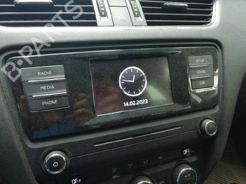 Used Radio SKODA OCTAVIA III Combi (5E5, 5E6) 2.0 TDI (150 hp) 11935109