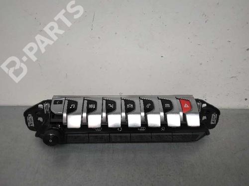 Used Switch PEUGEOT 5008 II (MC_, MJ_, MR_, M4_) 2.0 BlueHDi 180 (MJAHWW) (181 hp) 12090193