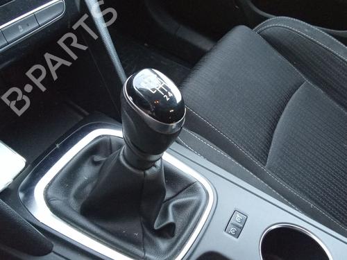 gear-lever-renault-megane-iv-hatchback-b9amn_-2015-39992738 main image