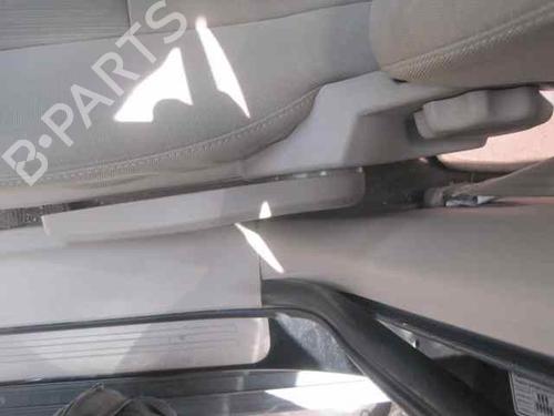 Left front steering knuckle KIA SPORTAGE II (JE_, KM_) 2.0 i 16V | BP2363044M25 