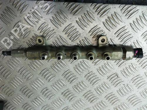 Used Injection rail TOYOTA AVENSIS Saloon (_T25_) [2003-2008]  15279187