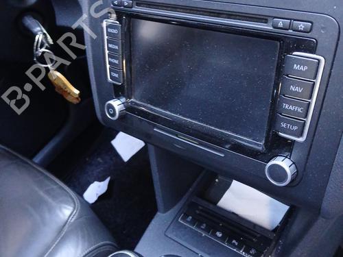 Used Radio VW TOURAN (1T3) 2.0 TDI (140 hp) 30570362