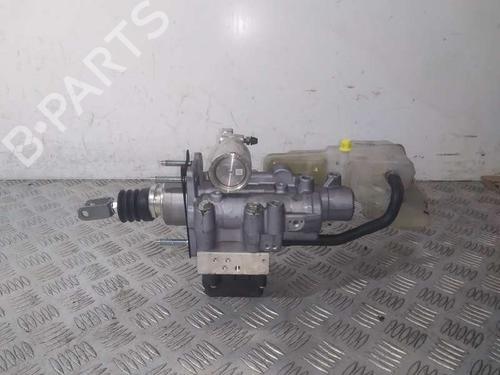 Used Brake master cylinder TOYOTA COROLLA Hatchback (_E21_, _EA1_, _EH1_) 1.8 Hybrid (ZWE211) (98 hp) 16406366