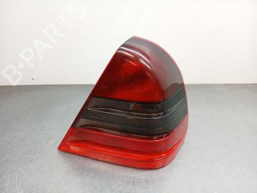 Used Right taillight Right taillight MERCEDES-BENZ C-CLASS (W202) C 180 (202.018) (122 hp) 39009657 39009657