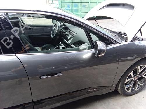 right-front-door-jaguar-i-pace-x590-2018-40534239 main image