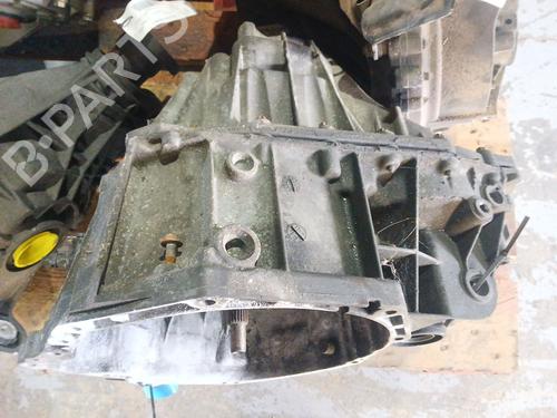 Autre RENAULT TRAFIC III Bus (JG_) 2.0 dCi 150 (JGMU) (150 hp) 31847535