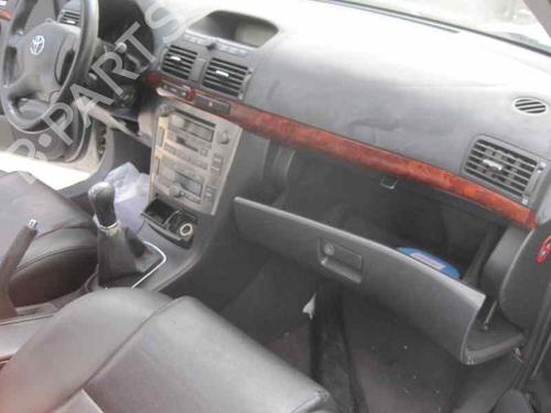 Middle console TOYOTA AVENSIS (_T25_) 2.0 D-4D (CDT250_, CDT250R) | BP11683894I22 
