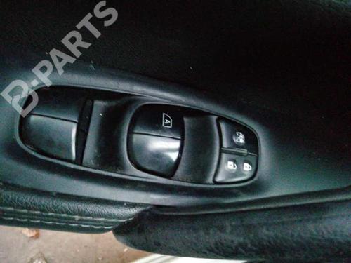 Used Left front window switch NISSAN QASHQAI II SUV (J11, J11_) [2013-2025]  11334877