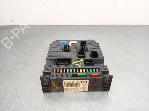 Used Fuse box Fuse box 38912151 38912151