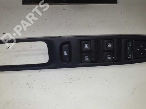 Used Left front window switch RENAULT CAPTUR I (J5_, H5_) [2013-2025]  2436093