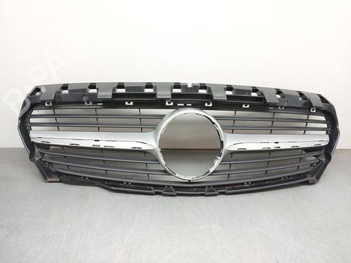Used Grille MERCEDES-BENZ CLA Coupe (C117) CLA 200 (117.343) (150 hp) 29121228