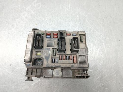 Used Fuse box CITROËN C2 (JM_) 1.4 HDi (68 hp) 30570311