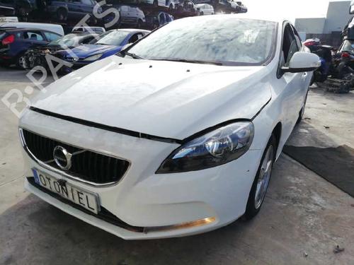VOLVO V40 Hatchback (525)    819727