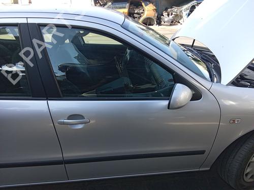 Used Right front door Right front door SEAT LEON (1M1) 1.9 TDI (110 hp) 39961404 39961404