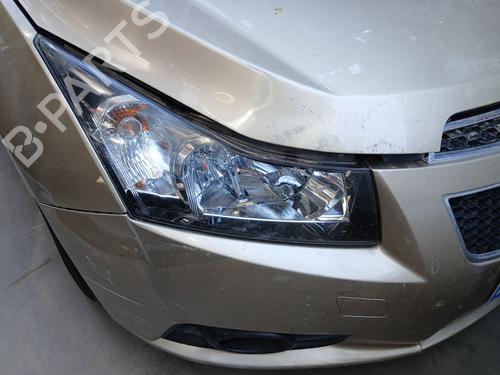 Used Right headlight CHEVROLET CRUZE (J300) 2.0 CDI (125 hp) 27681598