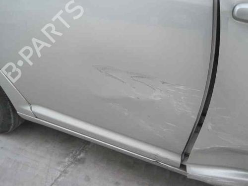 Middle console TOYOTA AVENSIS (_T25_) 2.0 D-4D (CDT250_, CDT250R) | BP11683894I22 