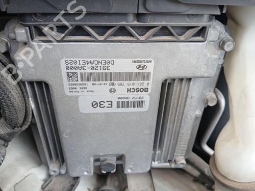 Used Engine control unit (ECU) Engine control unit (ECU) HYUNDAI ix55 3.0 V6 CRDi 4WD (239 hp) 31882067 31882067
