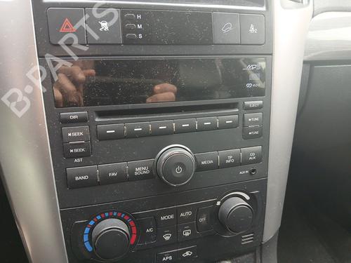 Used Radio CHEVROLET CAPTIVA (C100, C140) 2.0 D (126 hp) 22959665