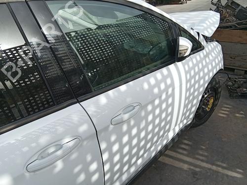 Used Right front door Right front door 37496245 37496245