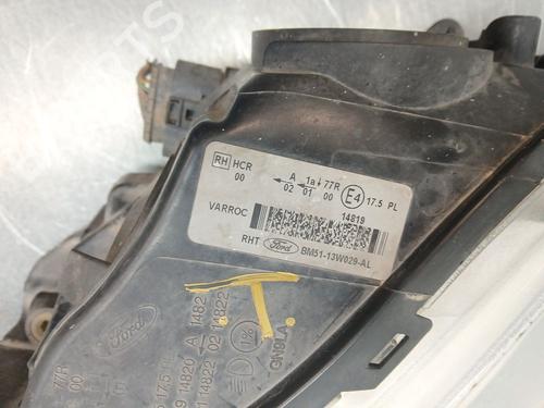 Right headlight FORD FOCUS III Turnier 1.6 TDCi | BP30968462C29 