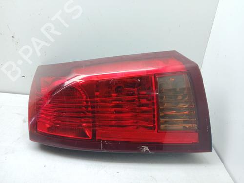 Used Right taillight CADILLAC CTS [2002-2007]  15517164