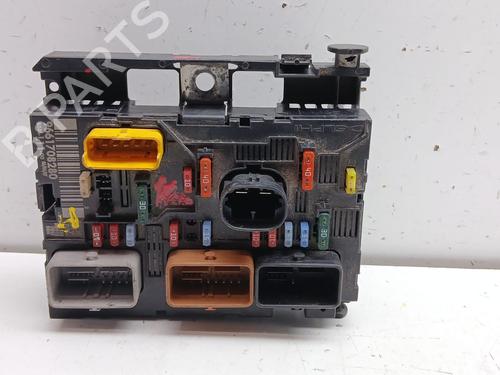 Used Fuse box PEUGEOT 307 SW (3H) 2.0 HDi 135 (136 hp) 32325655