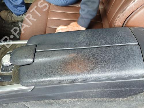 Used Armrest / Center console Armrest / Center console MERCEDES-BENZ E-CLASS T-Model (S212) E 250 CGI (212.247) (204 hp) 35765187 35765187