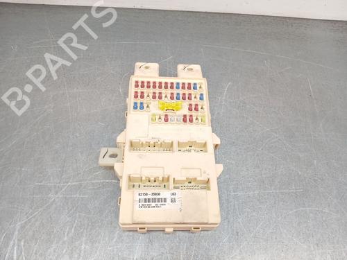 Used Fuse box Fuse box 37489961 37489961