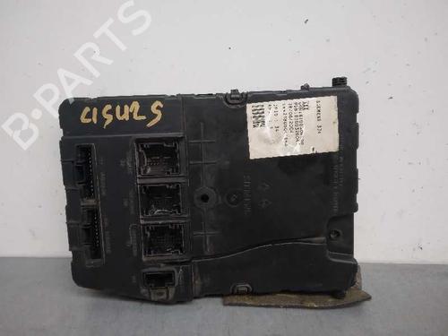 Zekeringkast RENAULT MEGANE II (BM0/1_, CM0/1_) 1.9 dCi (BM0G, CM0G) (120 hp) 13368438