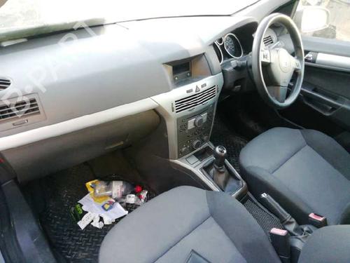 Fuse box OPEL ASTRA H (A04)  | BP16640366E1 